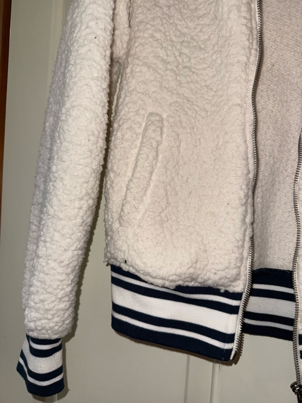 NFL Seattle Seahawks Women's White Sherpa Jacket with Navy Trim - Picture 4 of 6
